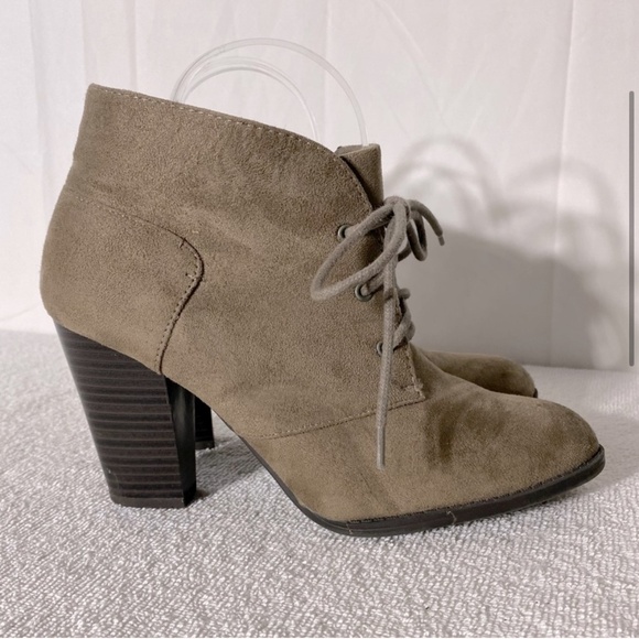 Soft Moc Taupe Faux Suede Lace Up Chunky Heel Ankle Boots Booties 8.5 - Picture 4 of 13